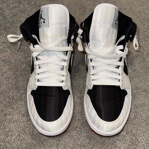 Air Jordan 1 Mid SE Utility